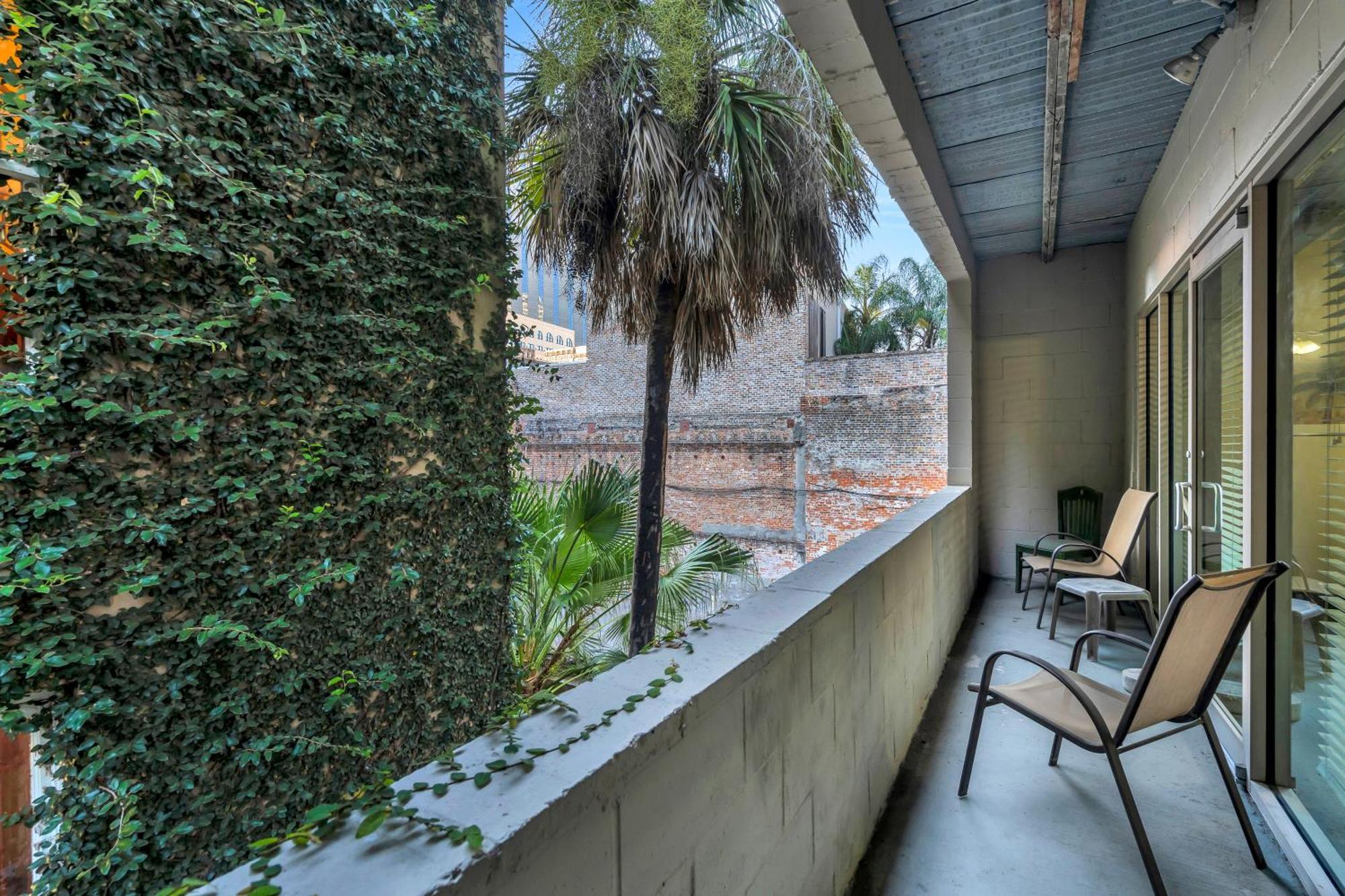 Hotel De L'Eau Vive New Orleans Rum bild